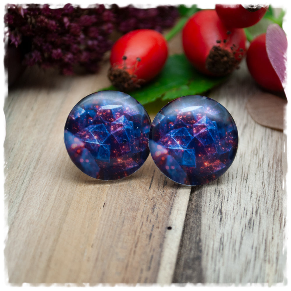 Ohrringe mit Steinmuster in blau und rot