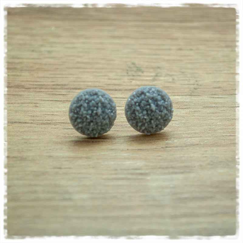 Ohrringe in 12 mm grau mit Struktur