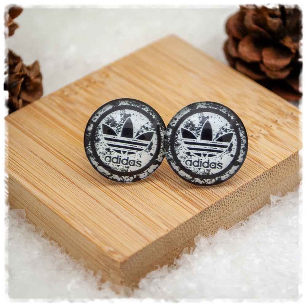 Ohrringe schwarz weiß mit adidas Blüte