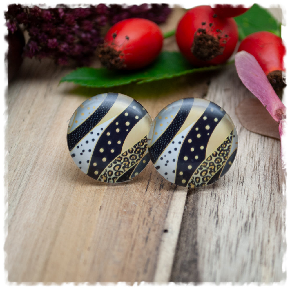 Ohrringe mit Muster in grau, dunkelgrau und hellbraun