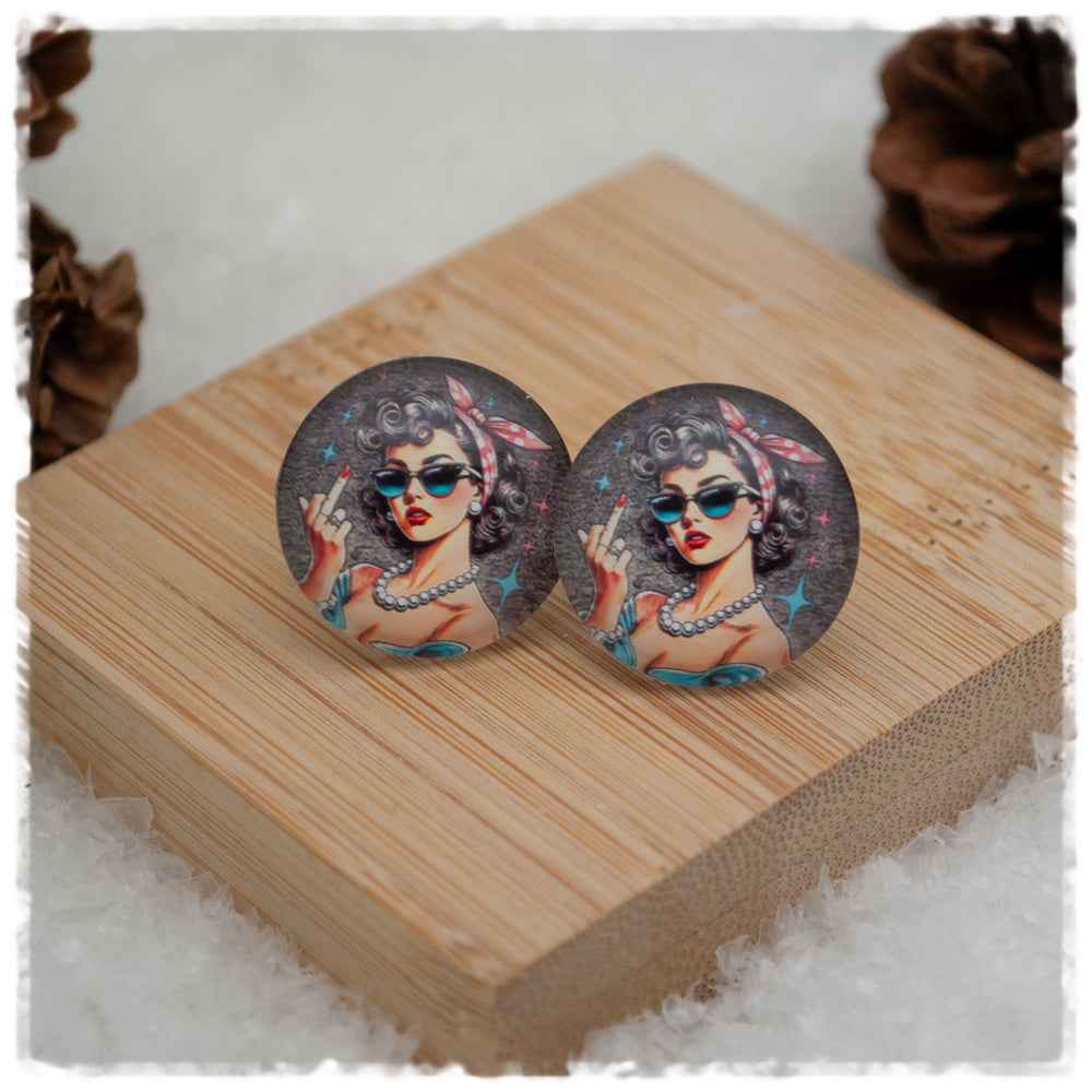 Ohrringe Pinup mit Haarband und Perlenkette