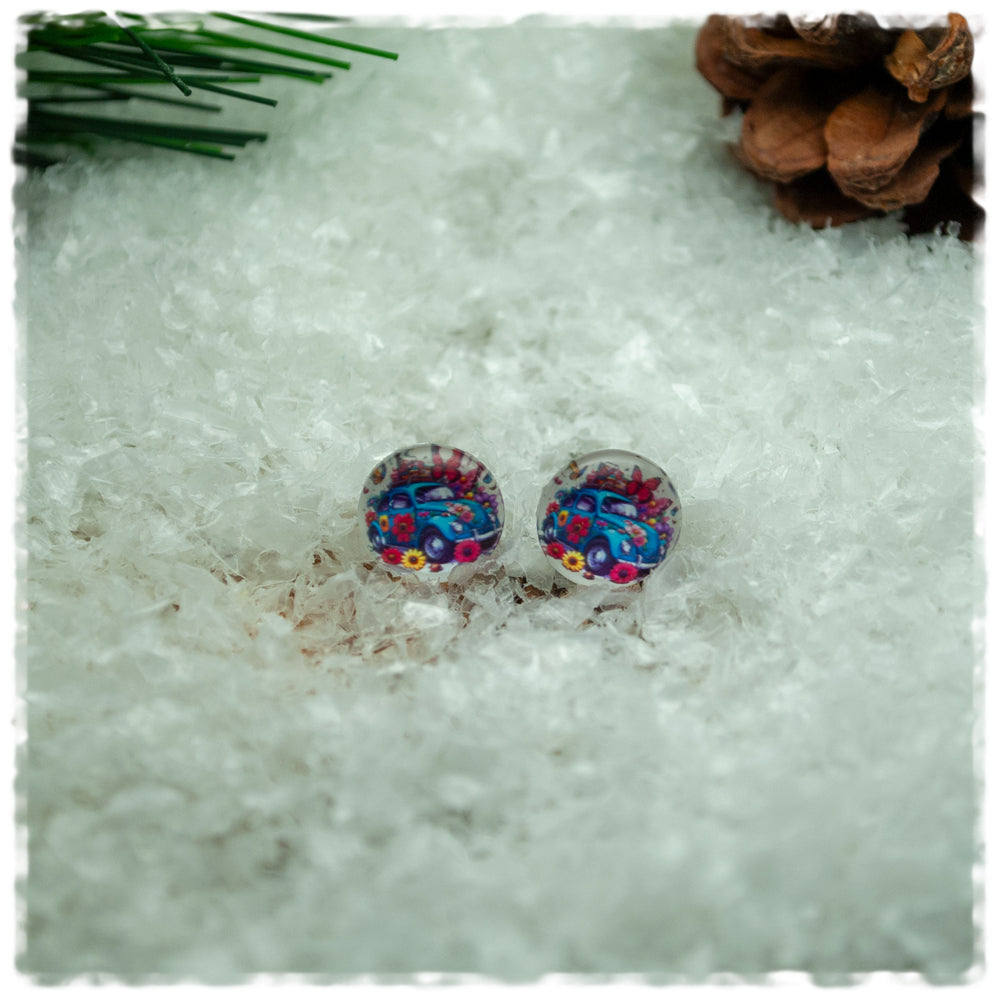 Ohrringe in 10 mm weiß mit blauem Auto