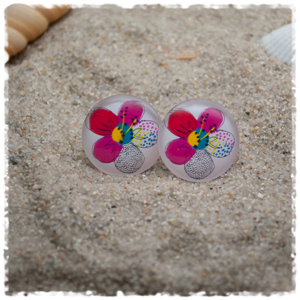 Ohrringe in 20 mm weiss mit pink roter Blüte