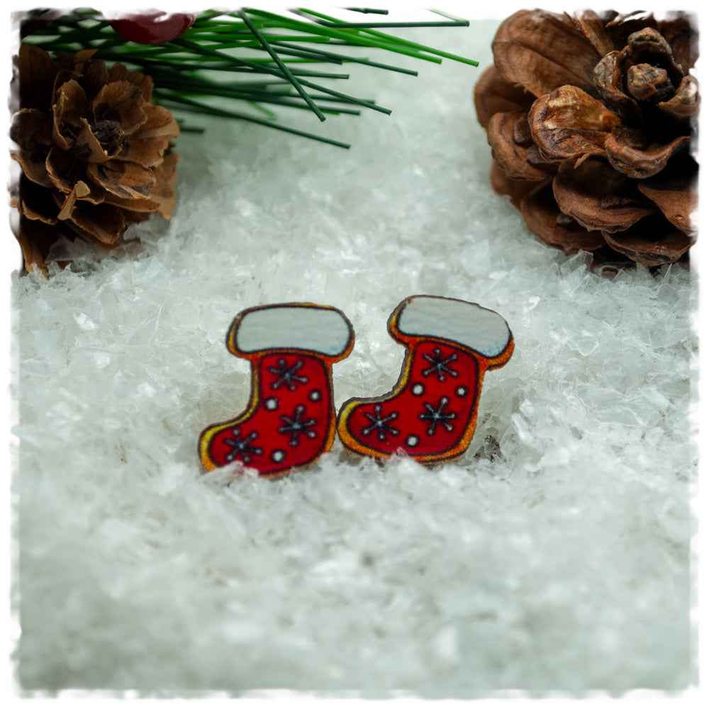 Holzohrringe in 14 mm rot gemusterter Weihnachtsstrumpf
