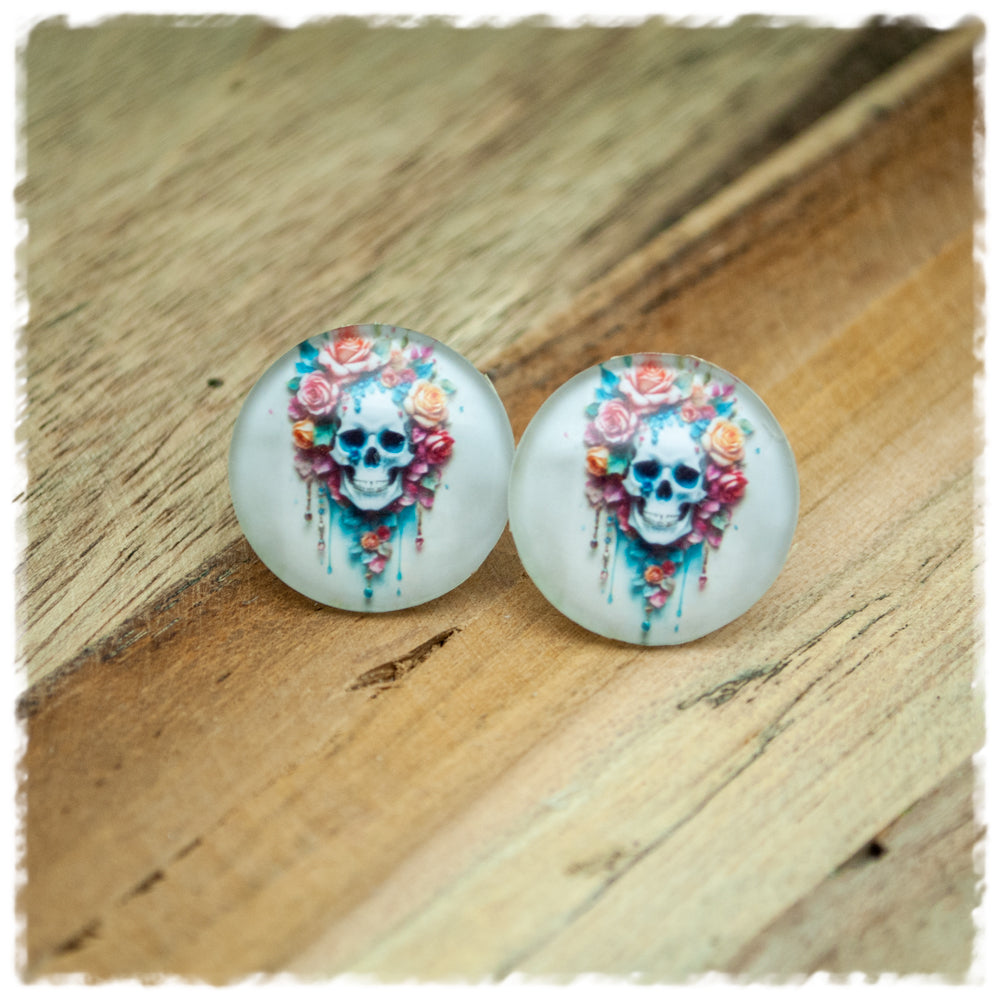 Ohrringe in 20 mm grau mit Totenkopf und Blüten