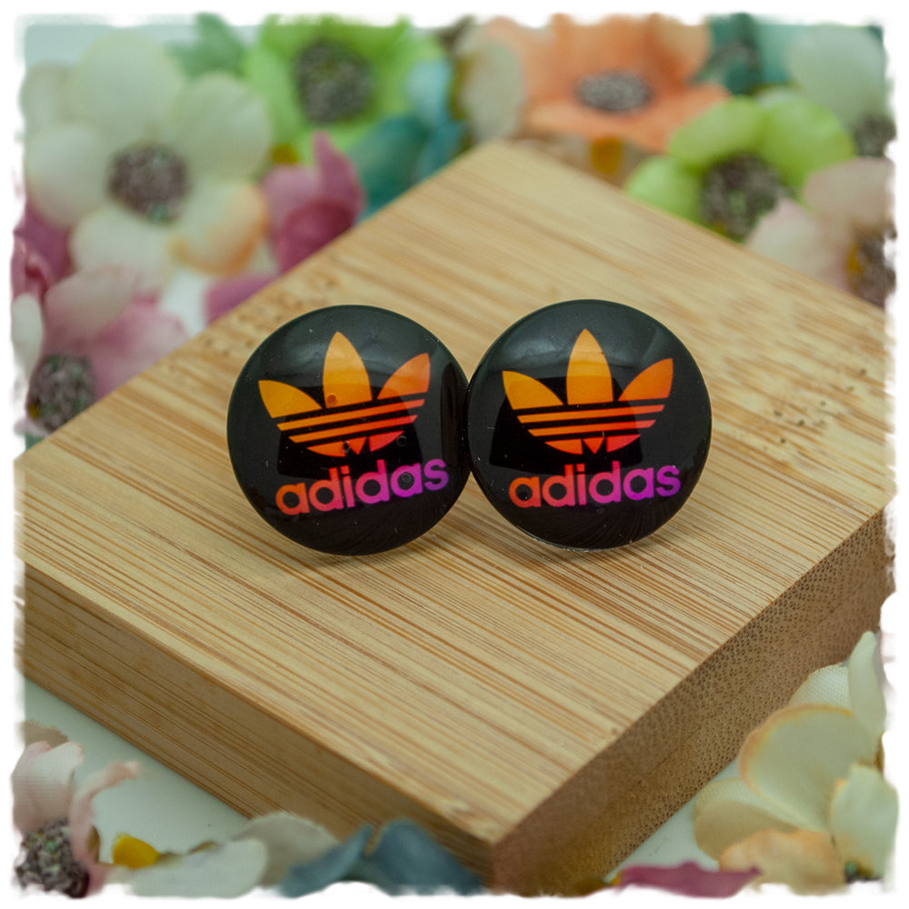 Ohrringe in 20 mm schwarz mit bunter adidas Blüte