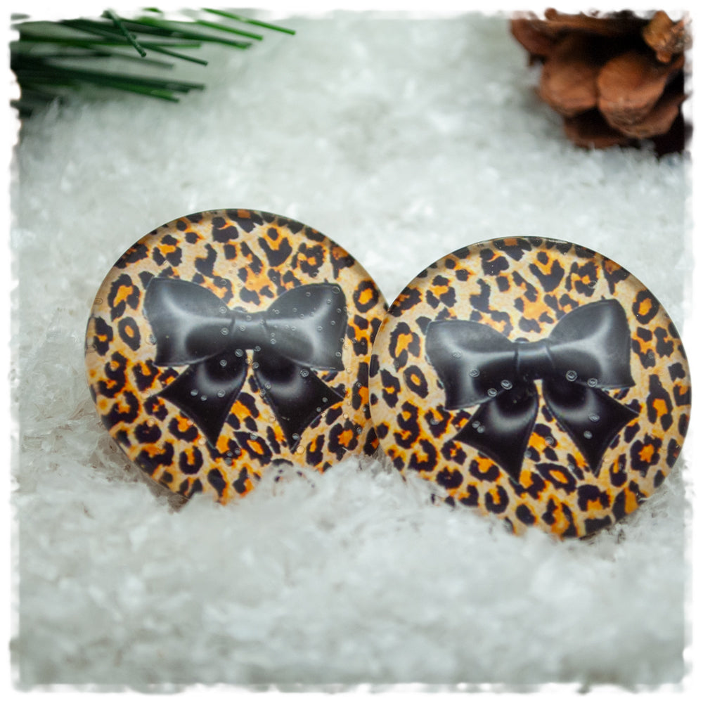 Ohrringe in 30 mm Leoprint mit schwarzer Schleife
