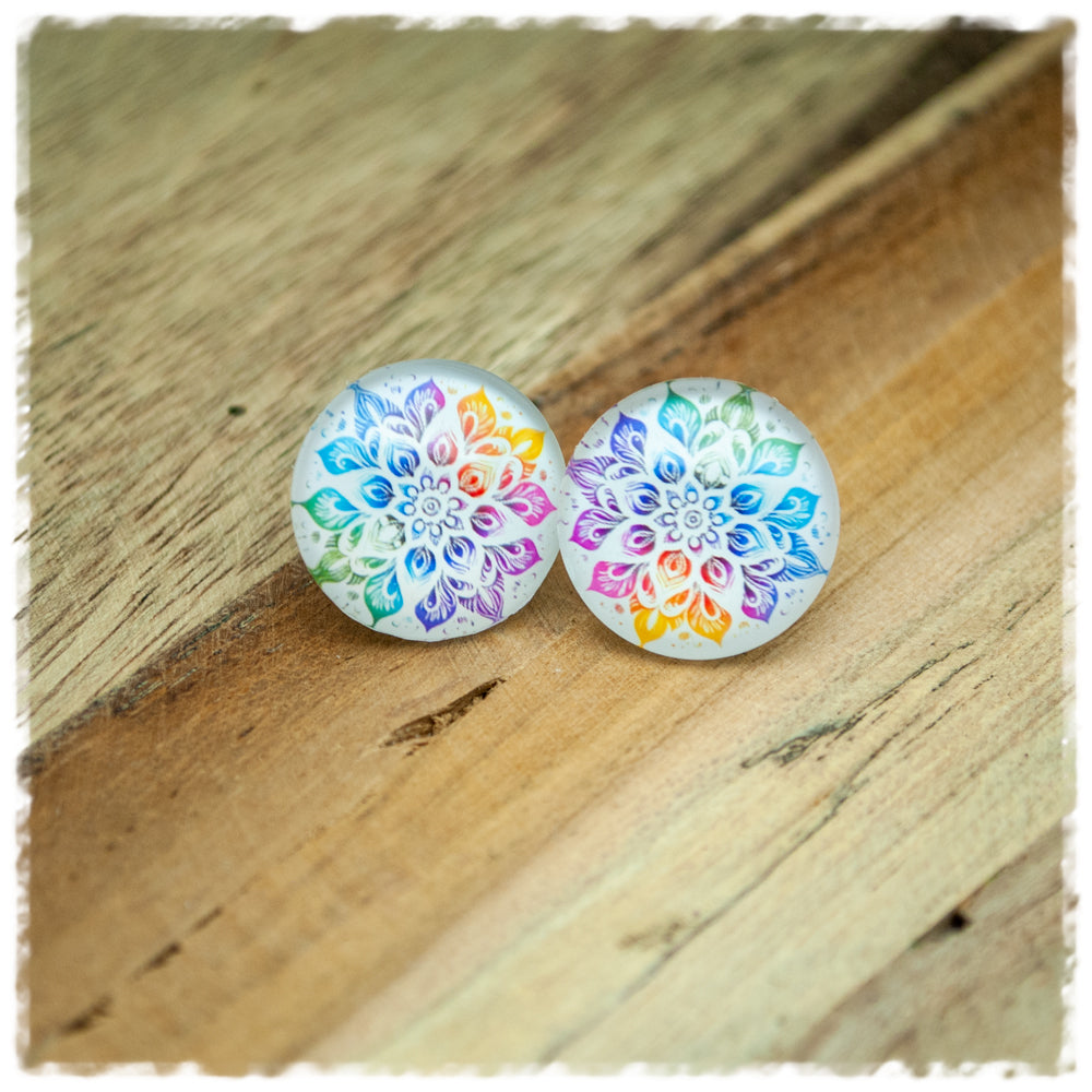 Ohrringe in 18 mm weiß mit buntem Mandala