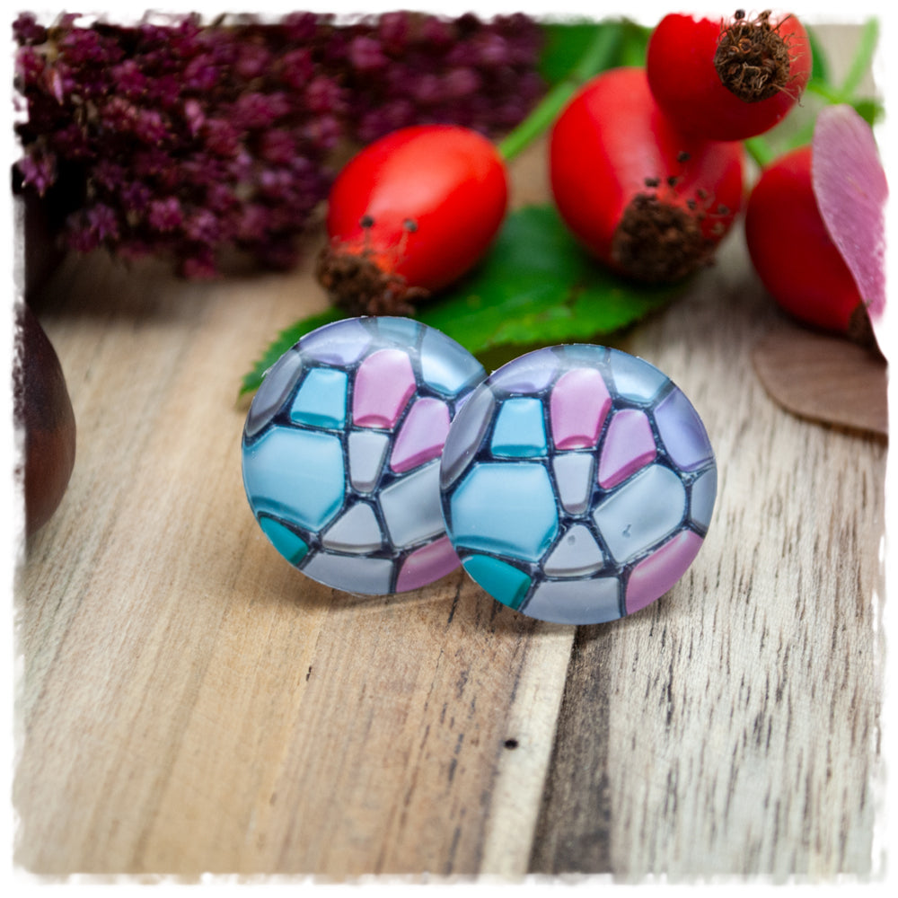 Ohrringe mit Steinmuster in Pastelltönen