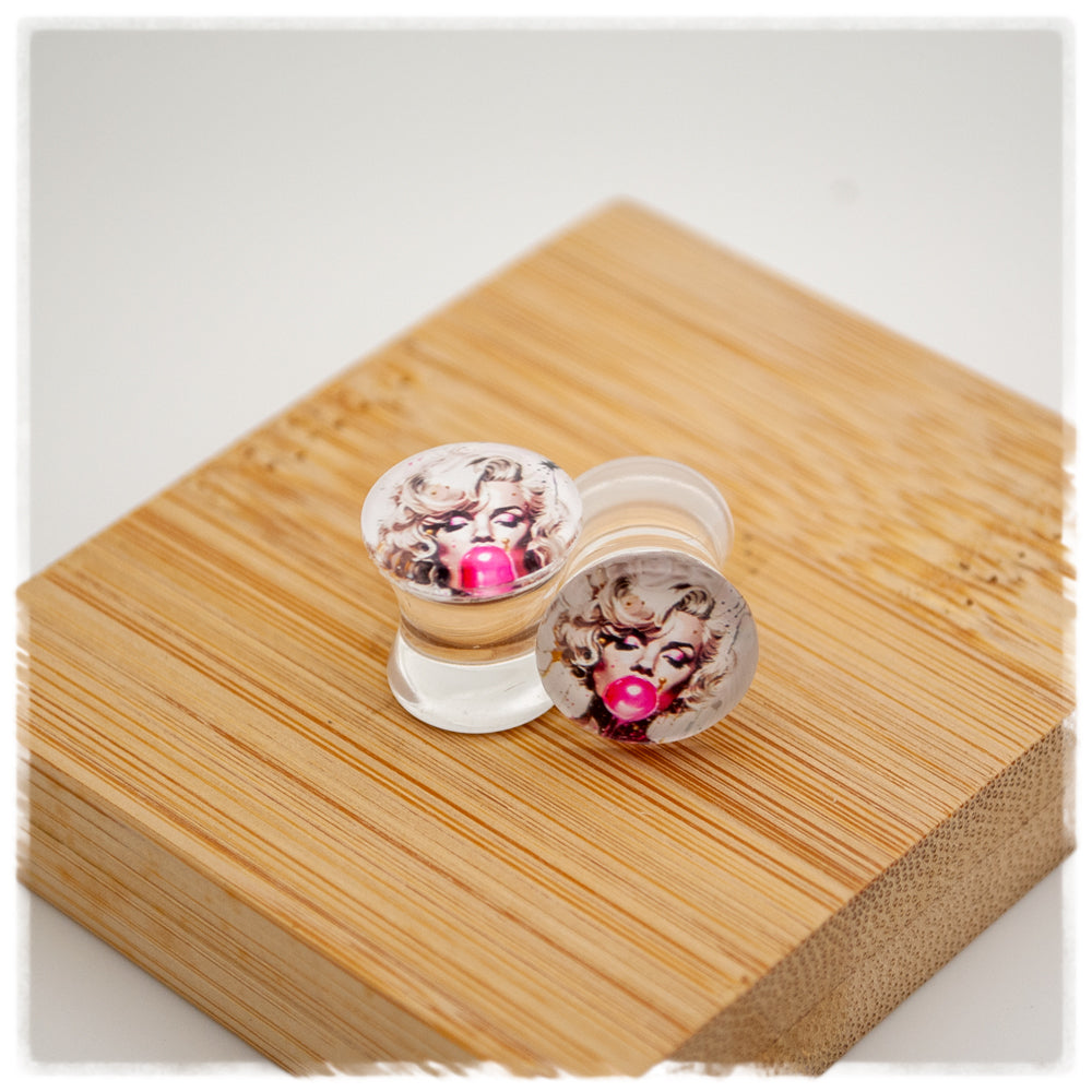 Plugs 10 mm Frau mit Bubblegum