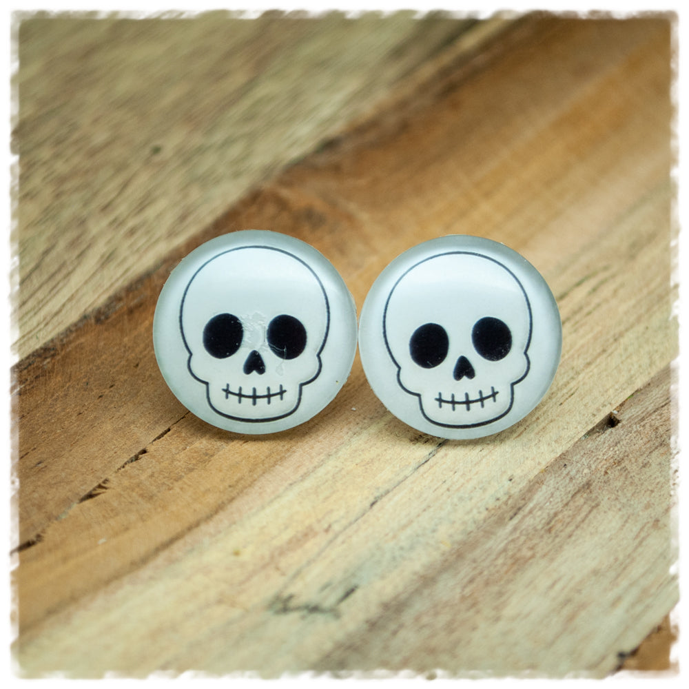 Ohrringe grau mit Totenkopf