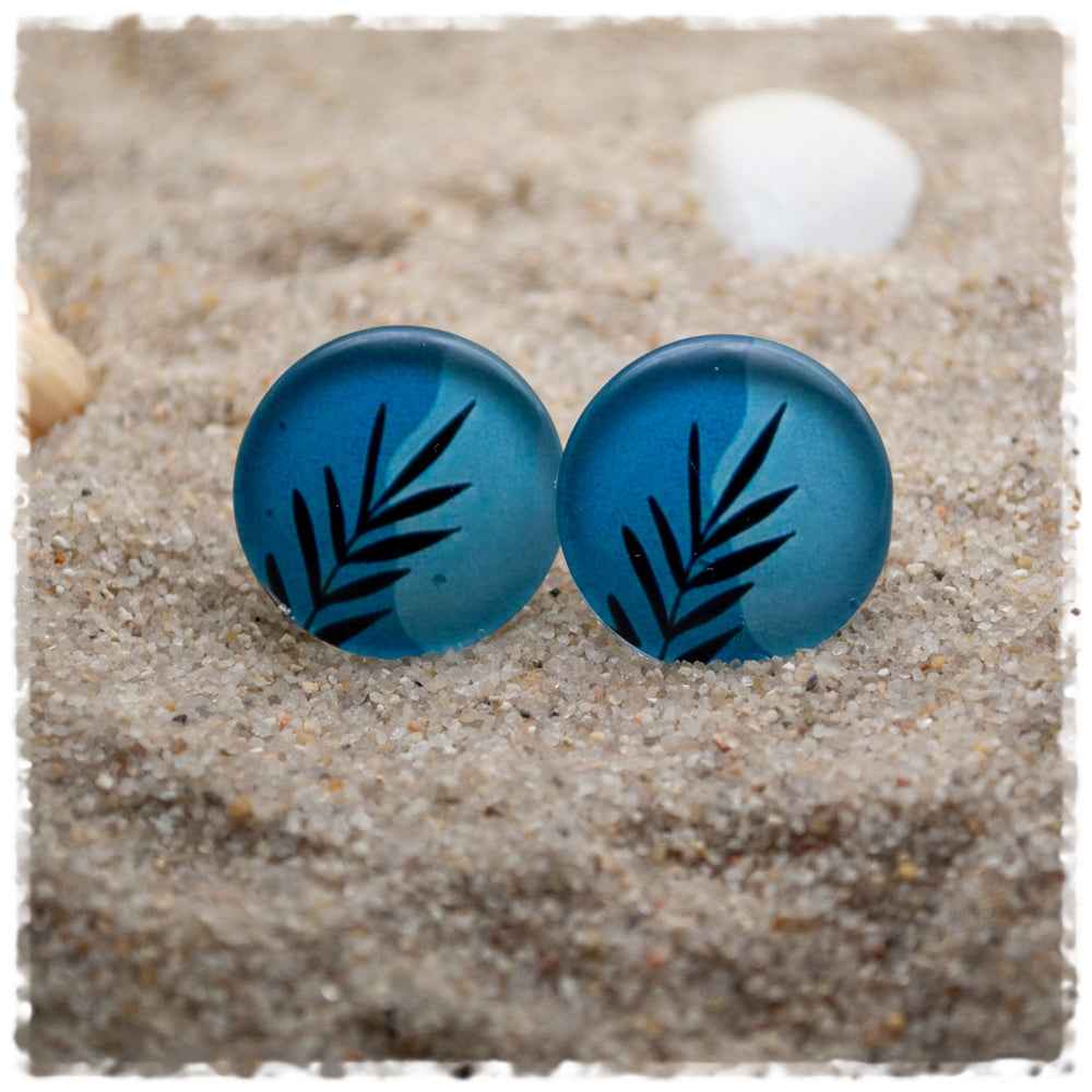 Ohrringe in 20 mm blau mit schwarzem Farn