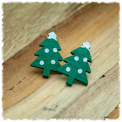 Ohrringe in 20 mm grüner Tannenbaum mit weißen Punkten
