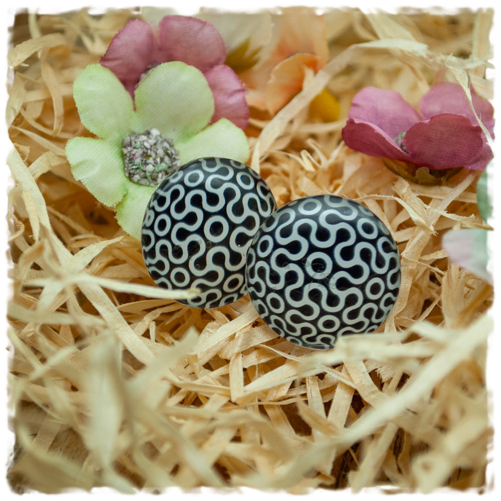 Ohrringe schwarz weiß gemustert