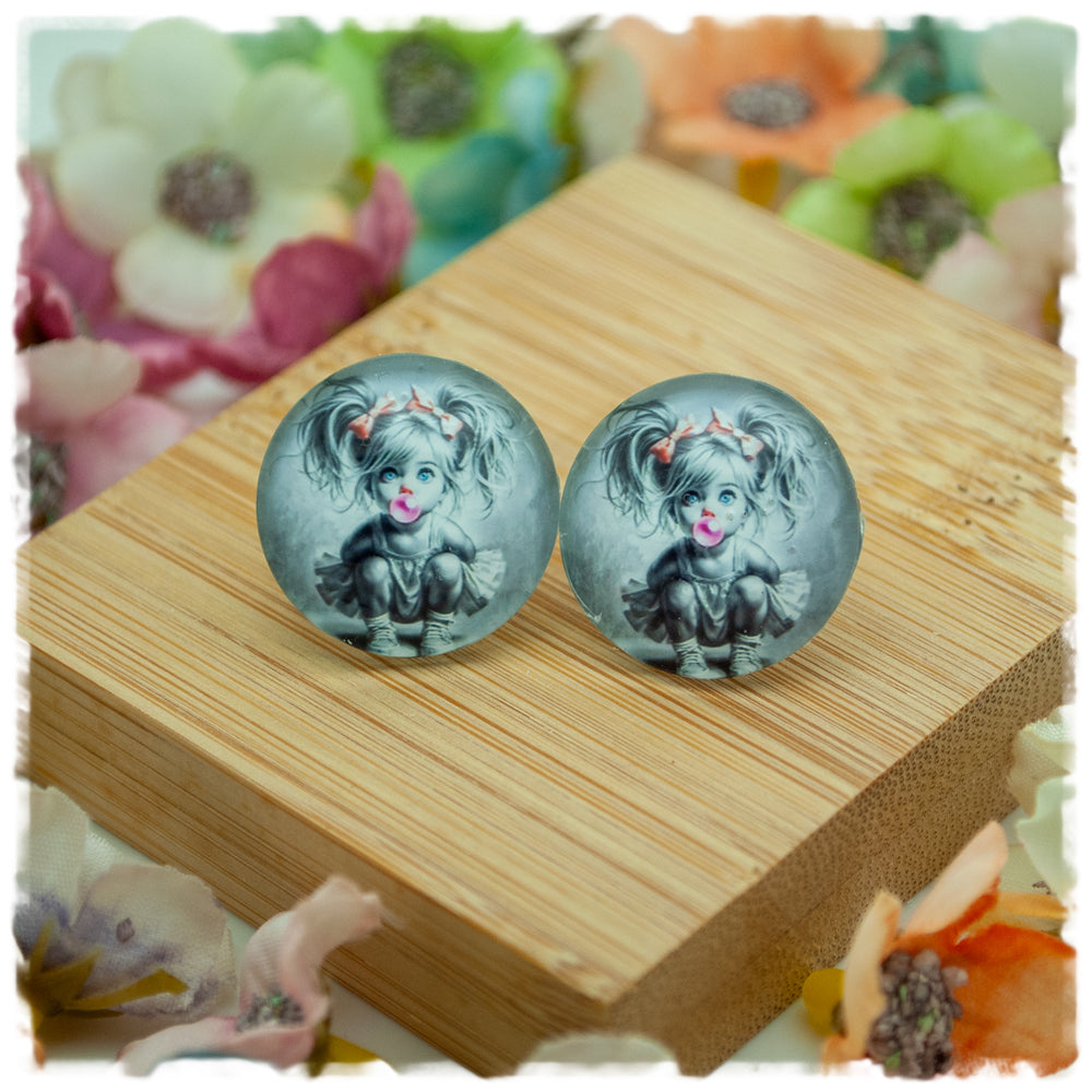 Ohrringe kleines Mädchen mit rosa Bubblegum