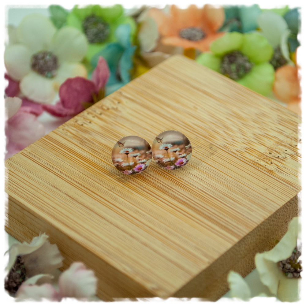 Ohrstecker in 10 mm beige mit Blumen