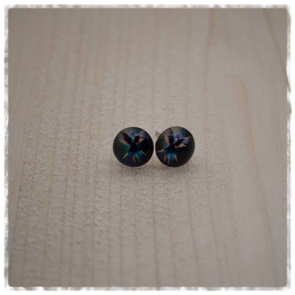 Ohrringe in 10 mm blaugrau mit Vogel