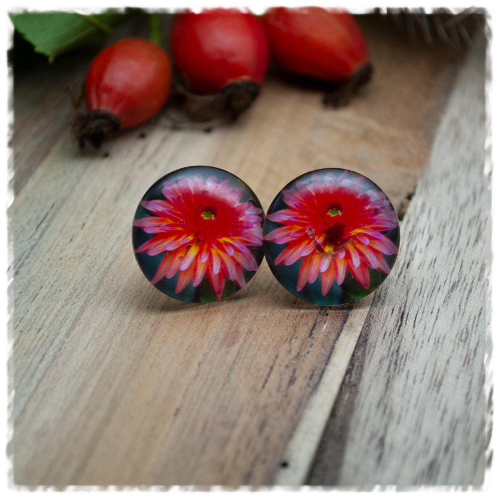 Ohrringe in 18 mm grün mit roter Blume (B-WARE)