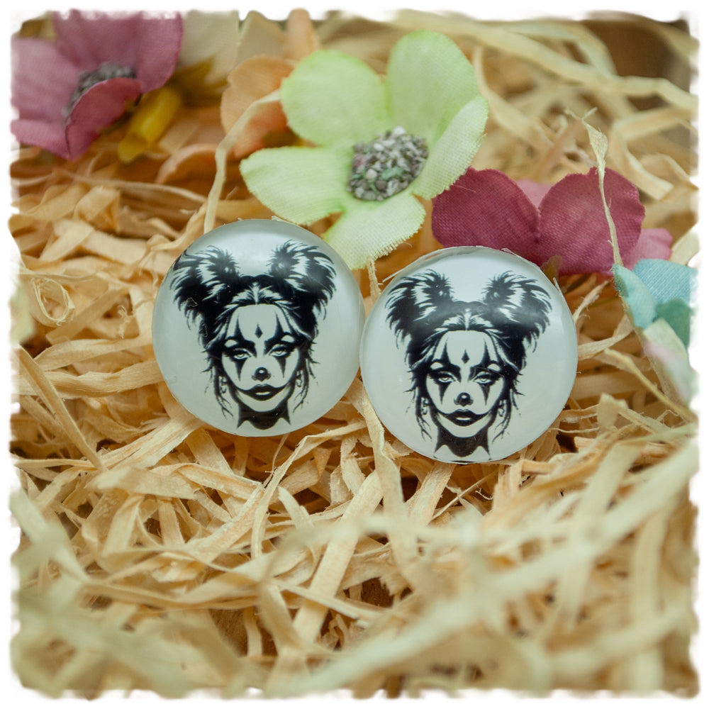 Ohrringe weiß mit Clownmädchen