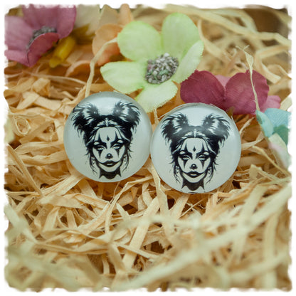 Ohrringe weiß mit Clownmädchen