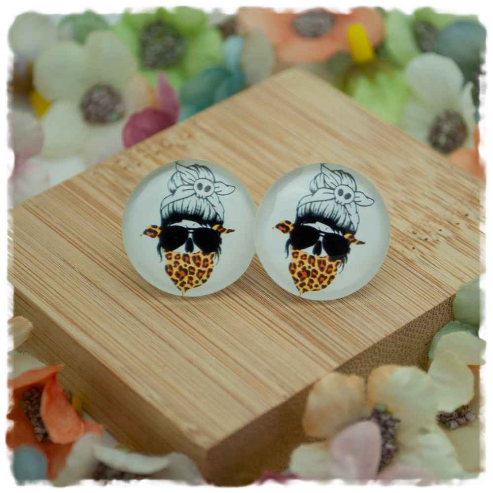 Ohrringe Totenkopf mit Sonnenbrille und Leoprinttuch