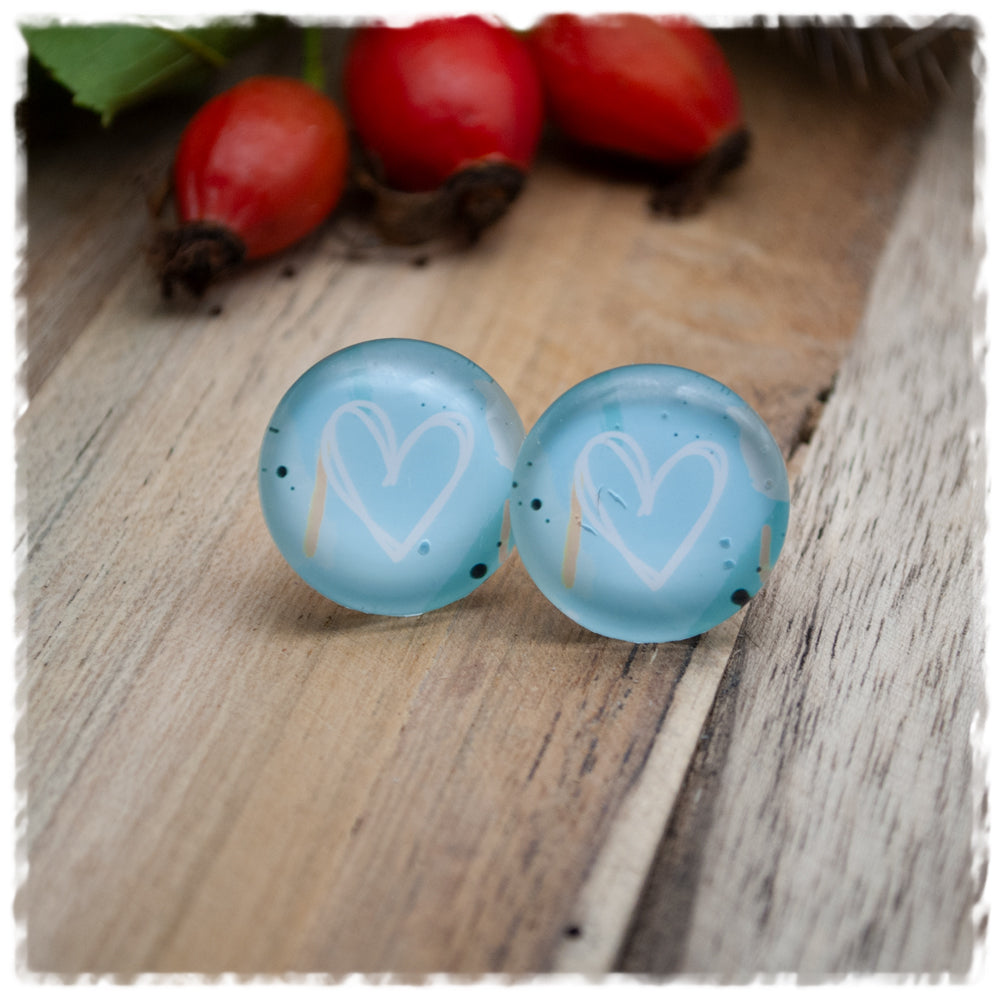 Ohrringe in 18 mm hellblau mit weissem Herz