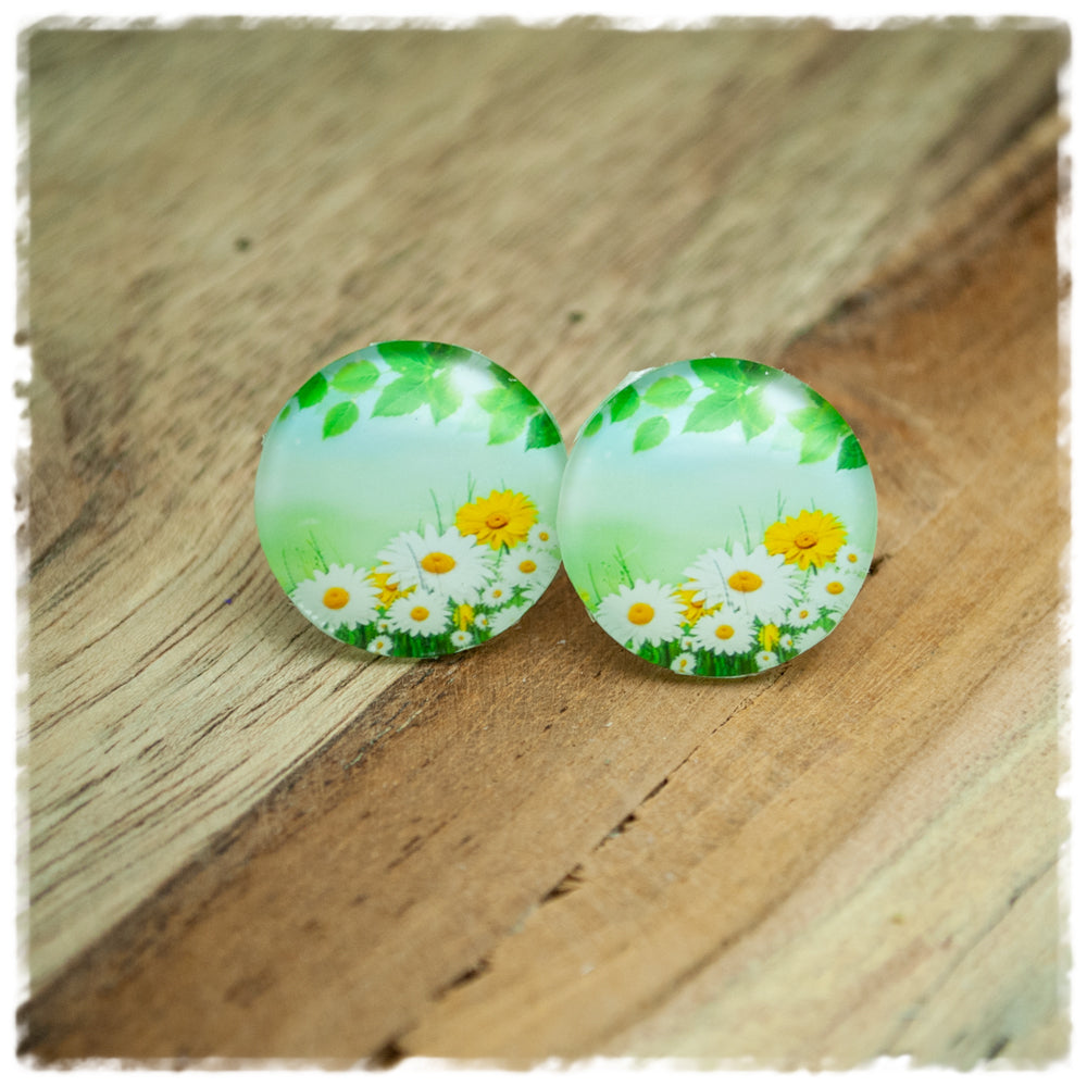 Ohrringe grün mit weißen und gelben Blumen