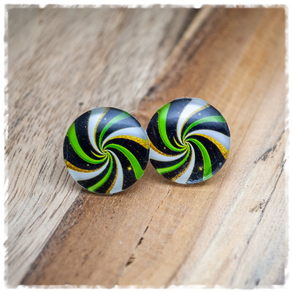 Ohrringe in 20 mm schwarz, grün weißer Strudel