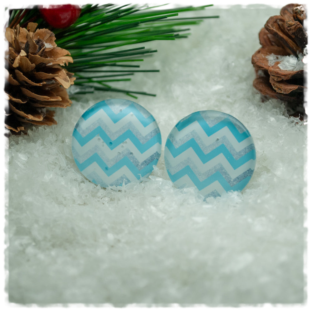 Ohrringe in 20 mm hellblau weiß gezackt