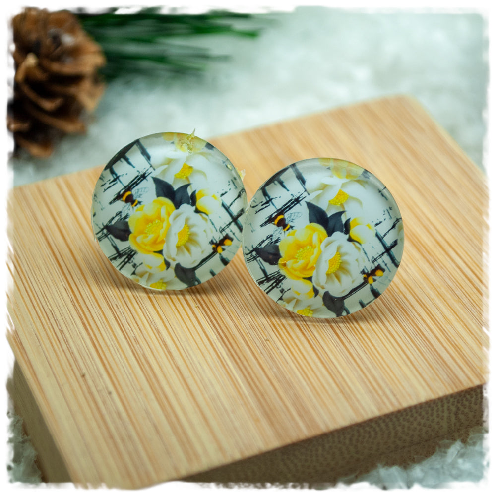 Ohrringe in 20 mm weiß mit gelben und weißen Blüten