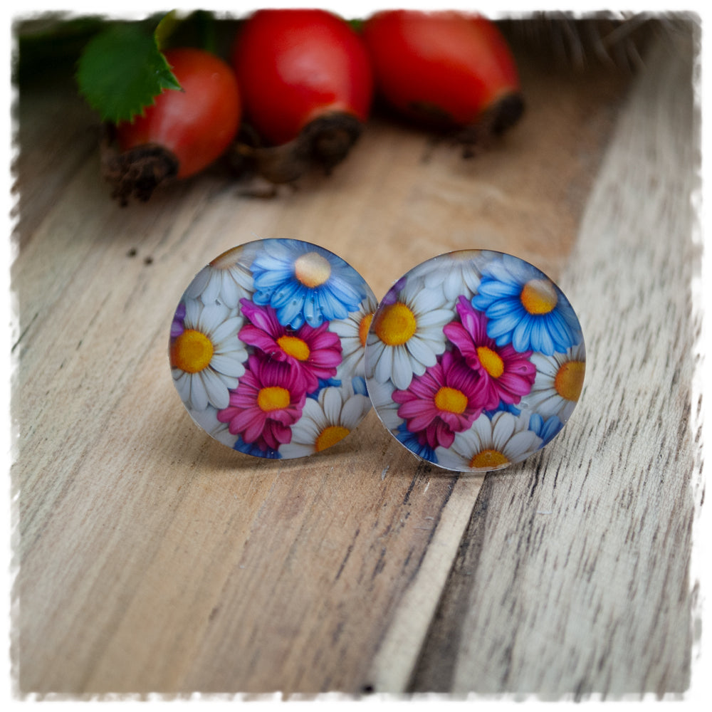Ohrringe mit Blüten in hellblau, weiss und pink