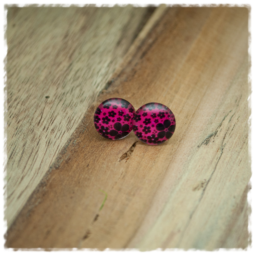 Ohrringe in 12 mm pink mit schwarzen Blüten