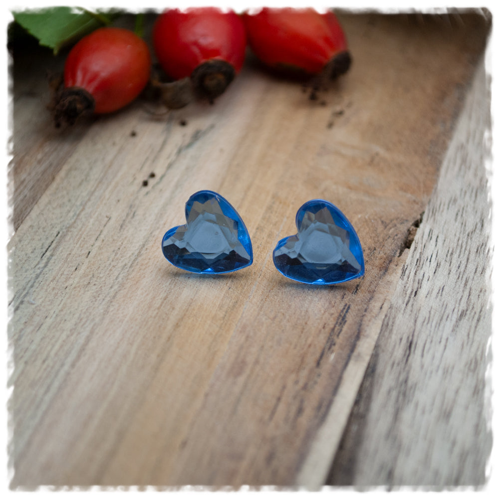 Herzohrringe in 12 mm hellblau mit Schliff