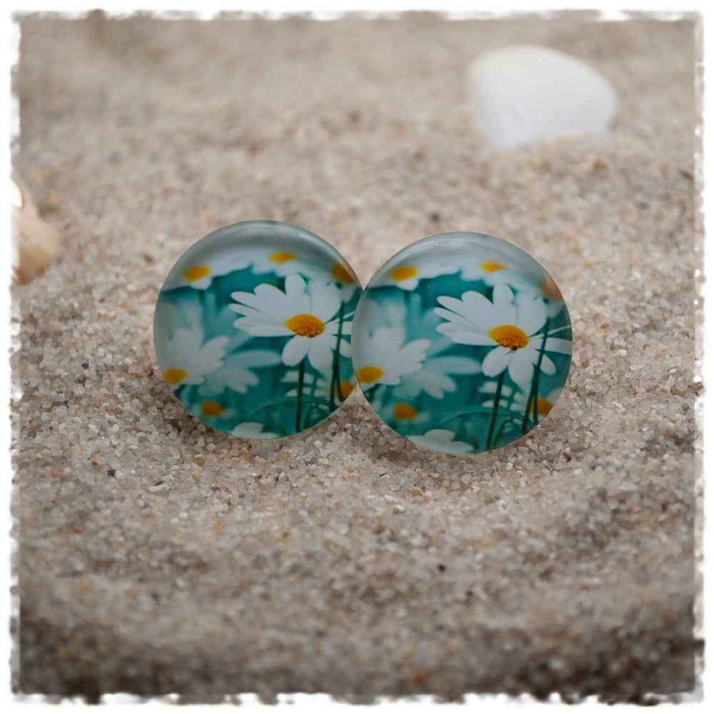 Ohrringe in 20 mm grün mit weißen Blumen