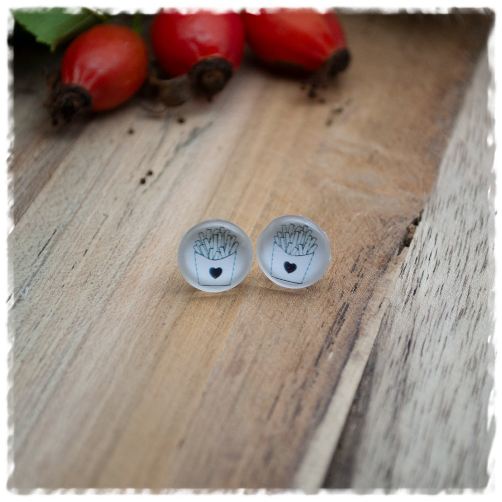 Ohrringe in 10 mm weiss mit Pommes und Herz