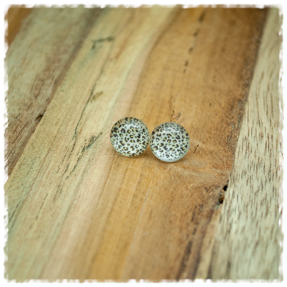 Ohrringe in 10 mm beige mit Leoprint