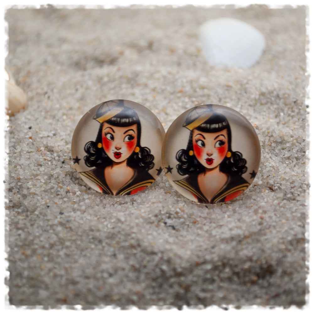 Ohrringe in 20 mm beige mit Matrosenpinup
