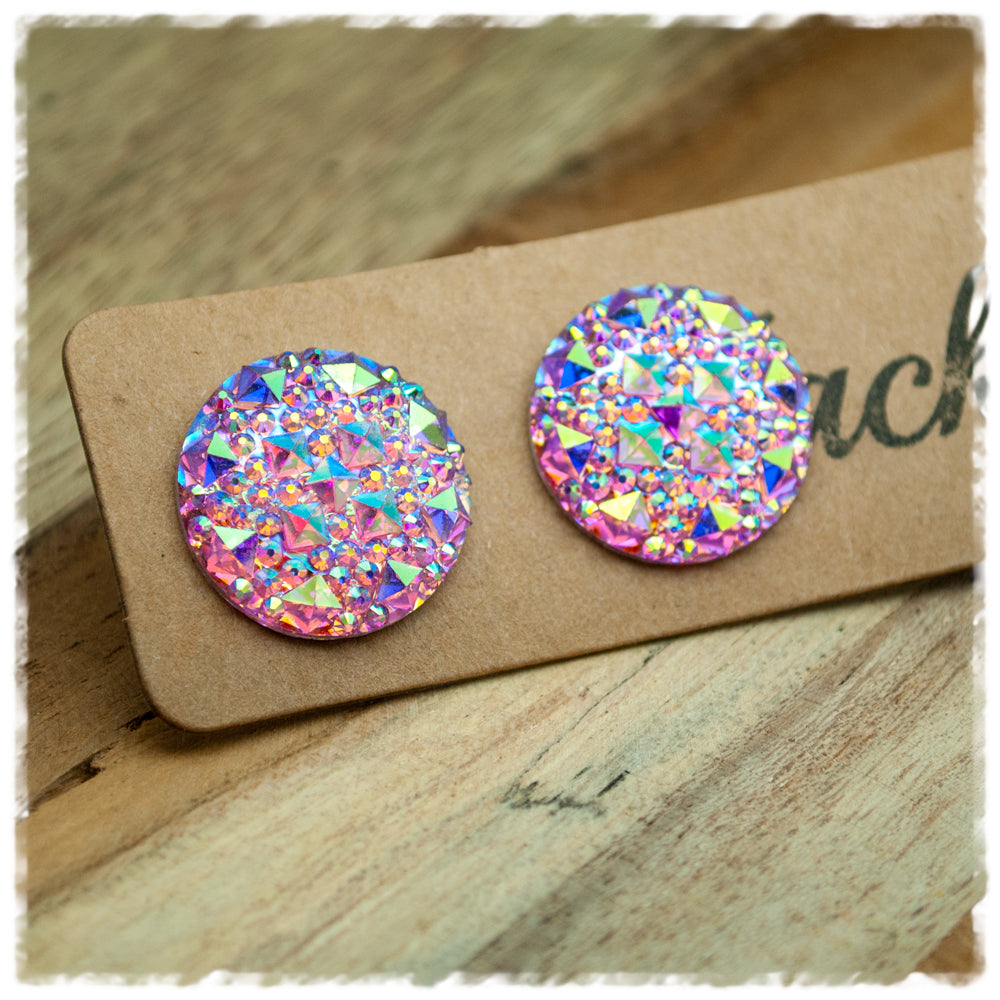 Ohrringe in 20 mm bunt schimmernd mit facettierter Oberfläche