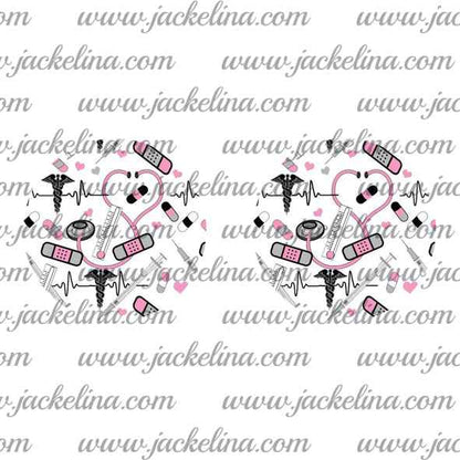 Ohrringe weiß mit Pflastern und Herzstethoskop