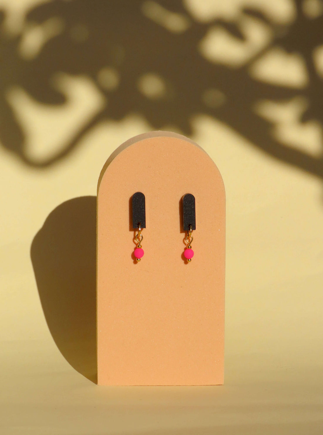 Black and Pink Paula Ohrringe